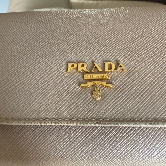 Beautiful Prada long Saffiano wallet - Picture 6 of 7